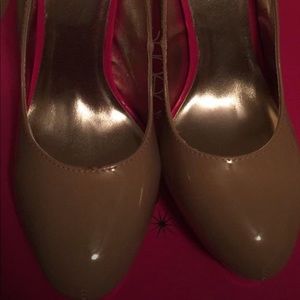 Size 9 Nude Pumps New